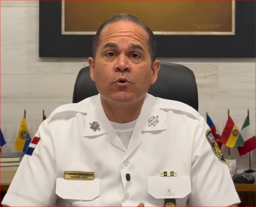 Director de la PN reconoce la entrega de los agentes que también cumplen el rol de padres
