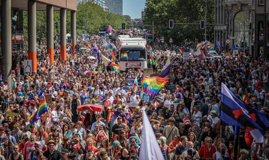 Tragedia en Berlín: un muerto y 14 heridos en atropello durante el Orgullo