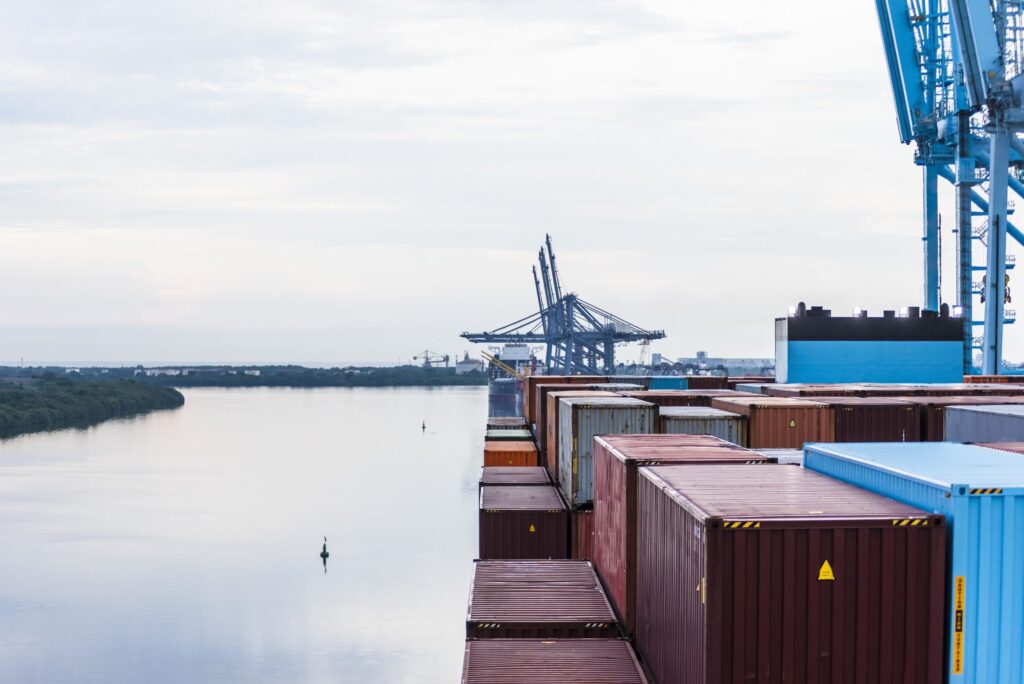 Nuevos aranceles de EE.UU. reconfiguran la logística exportadora de América Latina