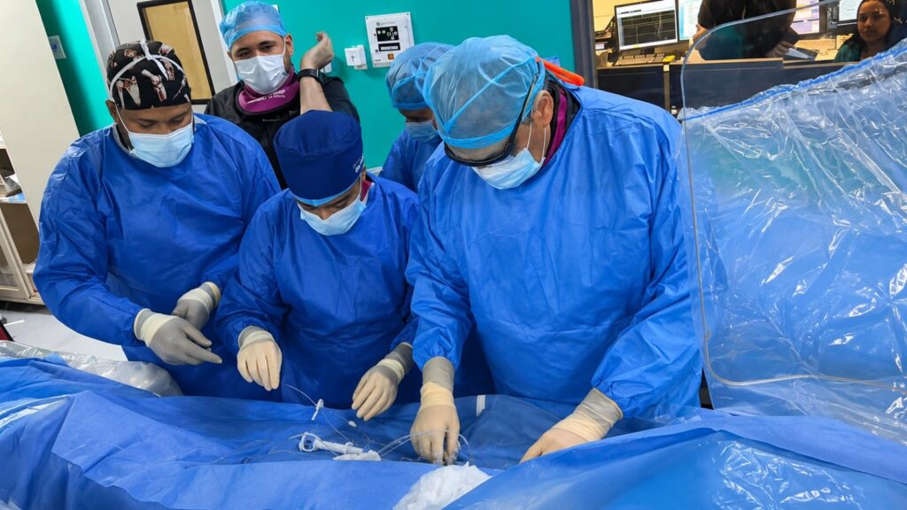 CEDIMAT realiza primer procedimiento de litotricia intravascular coronaria en RD