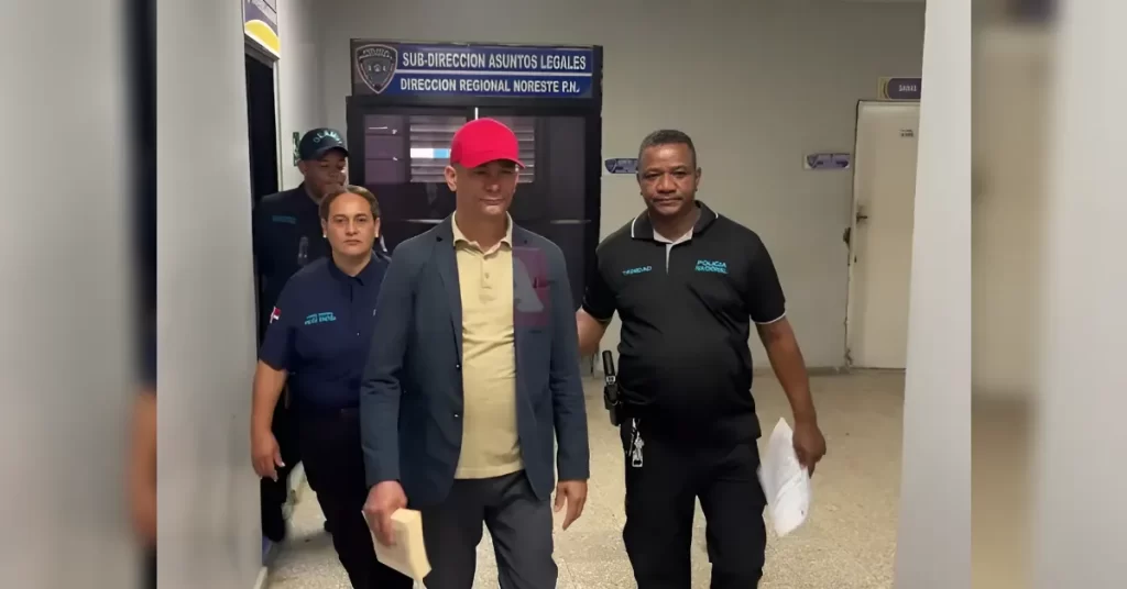 Director de Bellas Artes se entrega por investigación en SFM
