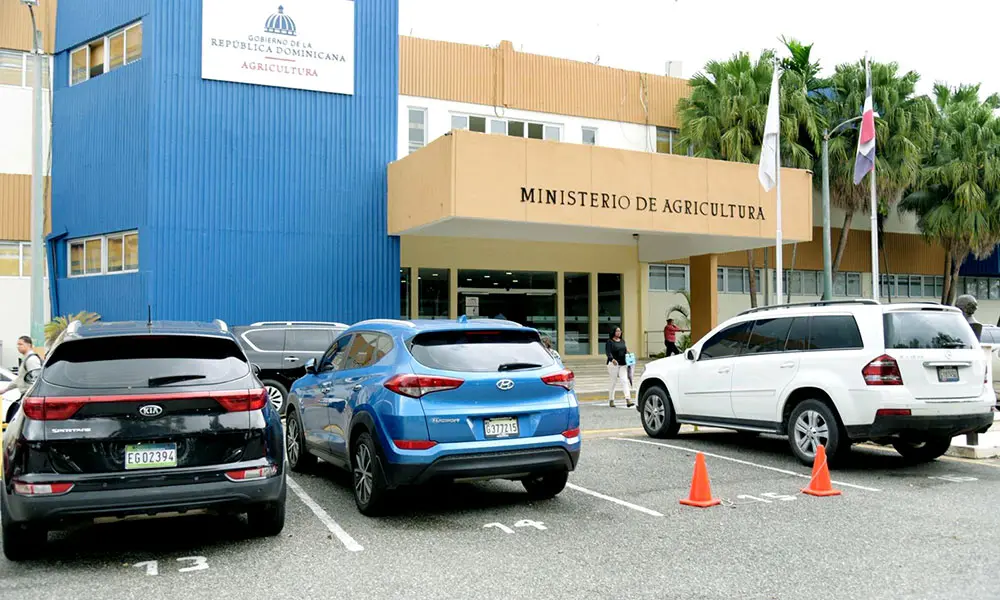 Nueva ola de renuncias sacude al Ministerio de Agricultura