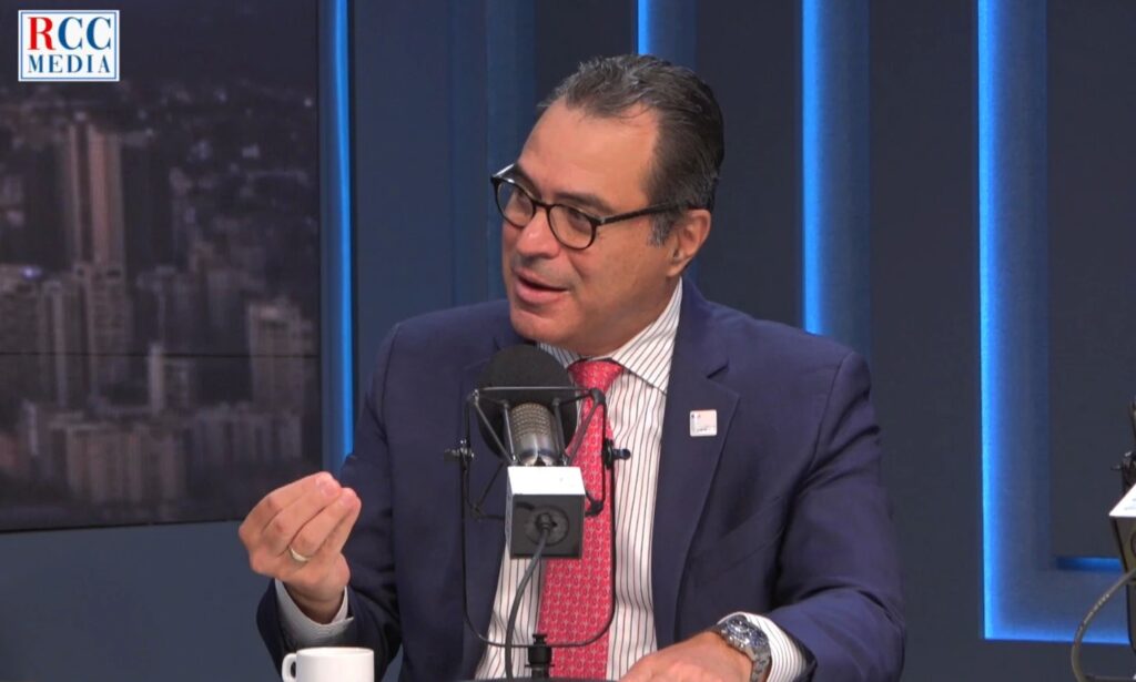 Kevin Casas Zamora advierte que la IA puede profundizar la desinformación y la polarización política