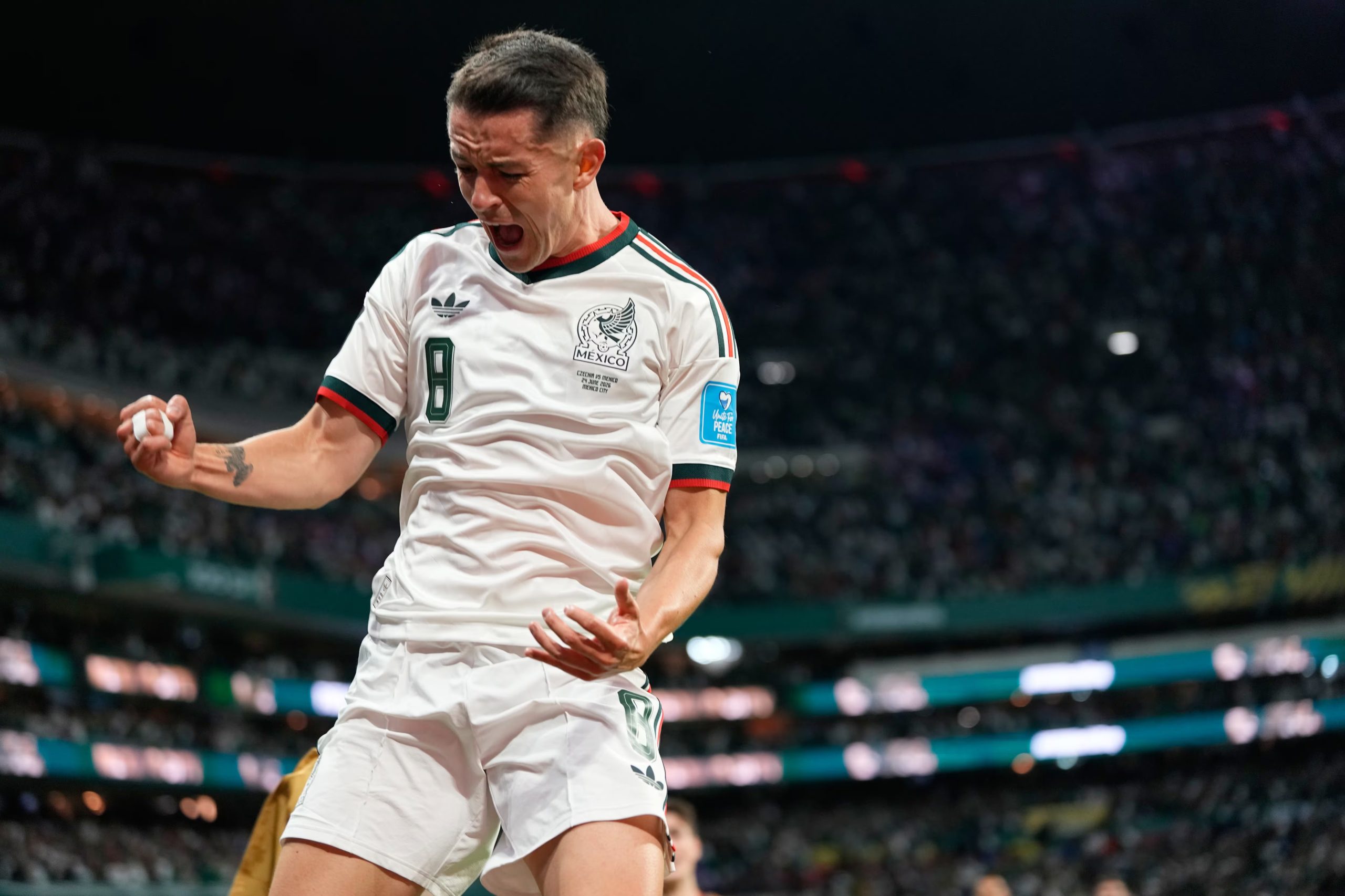 El mexicano &Aacute;lvaro Fidalgo celebra despu&eacute;s de anotar el tercer gol de M&eacute;xico en su partido ante Chequia por el Grupo A del Mundial, el mi&eacute;rcoles 24 de junio de 2026, en Ciudad de M&eacute;xico. (AP Foto/Silvia Izquierdo)