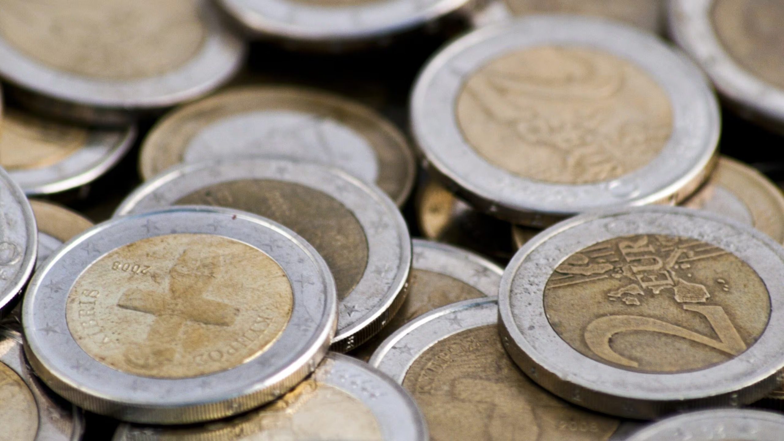 El euro es la moneda oficial de 20 pa&iacute;ses de la Uni&oacute;n Europea. (Archivo Infobae/Agencias)