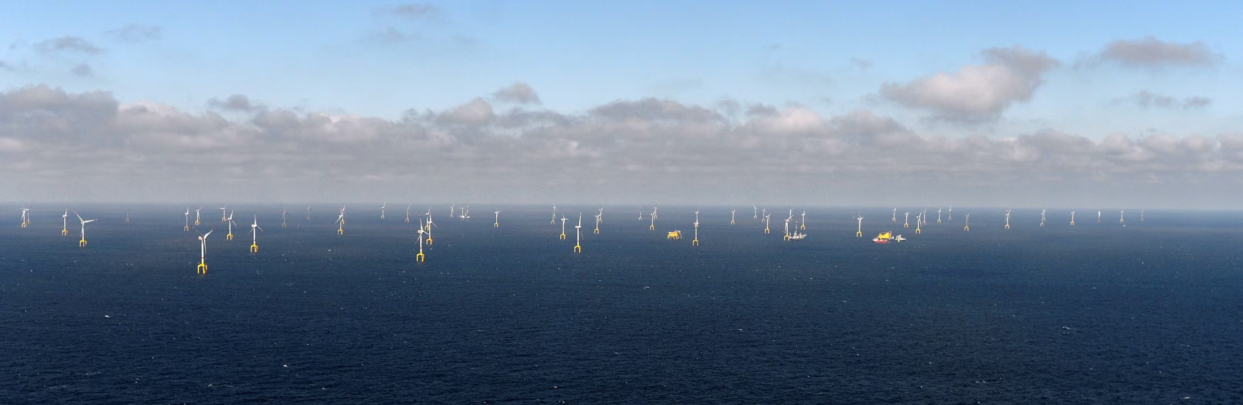 Dinamarca estudia levantar una isla artificial en el mar del Norte, a unos 80 kilómetros de la península de Jutlandia, con la finalidad de centralizar y distribuir electricidad generada por cientos de aerogeneradores marinos (REUTERS/Fabian Bimmer/File Photo)
