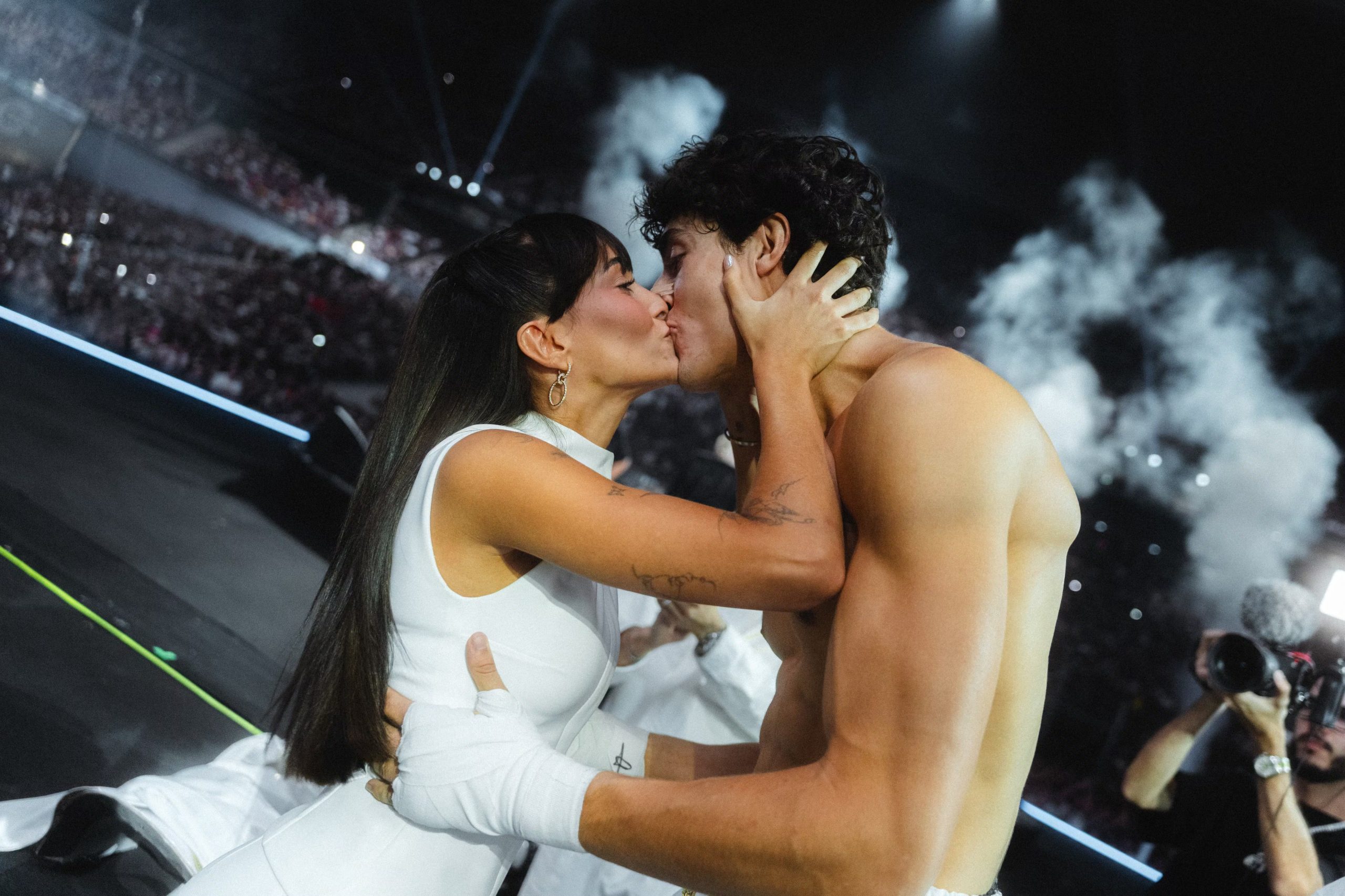 Aitana y Plex en 'La Velada VI' (LA VELADA).