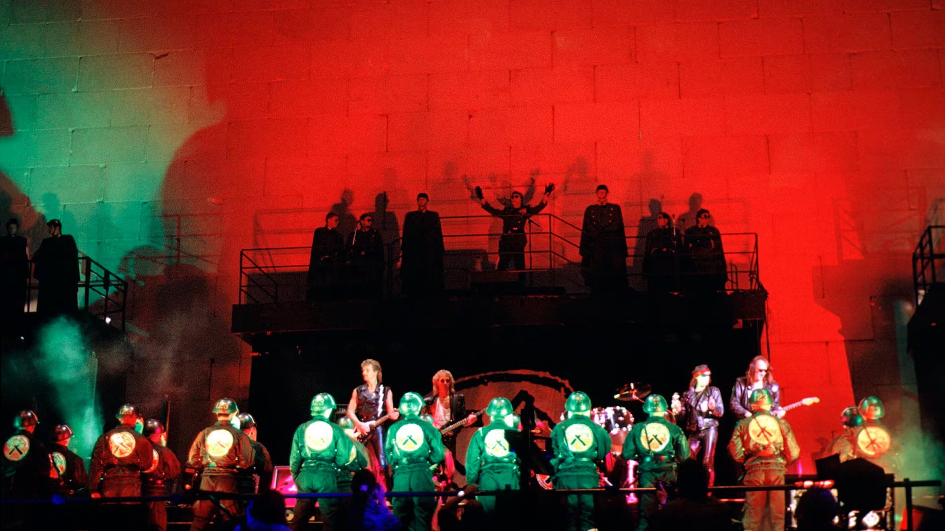 El show de Roger Waters del 21 de julio de 1990 reunió a 350.000 personas en Berlín, tuvo transmisión mundial y sumó a la banda del Ejército Rojo entre sus momentos más recordados