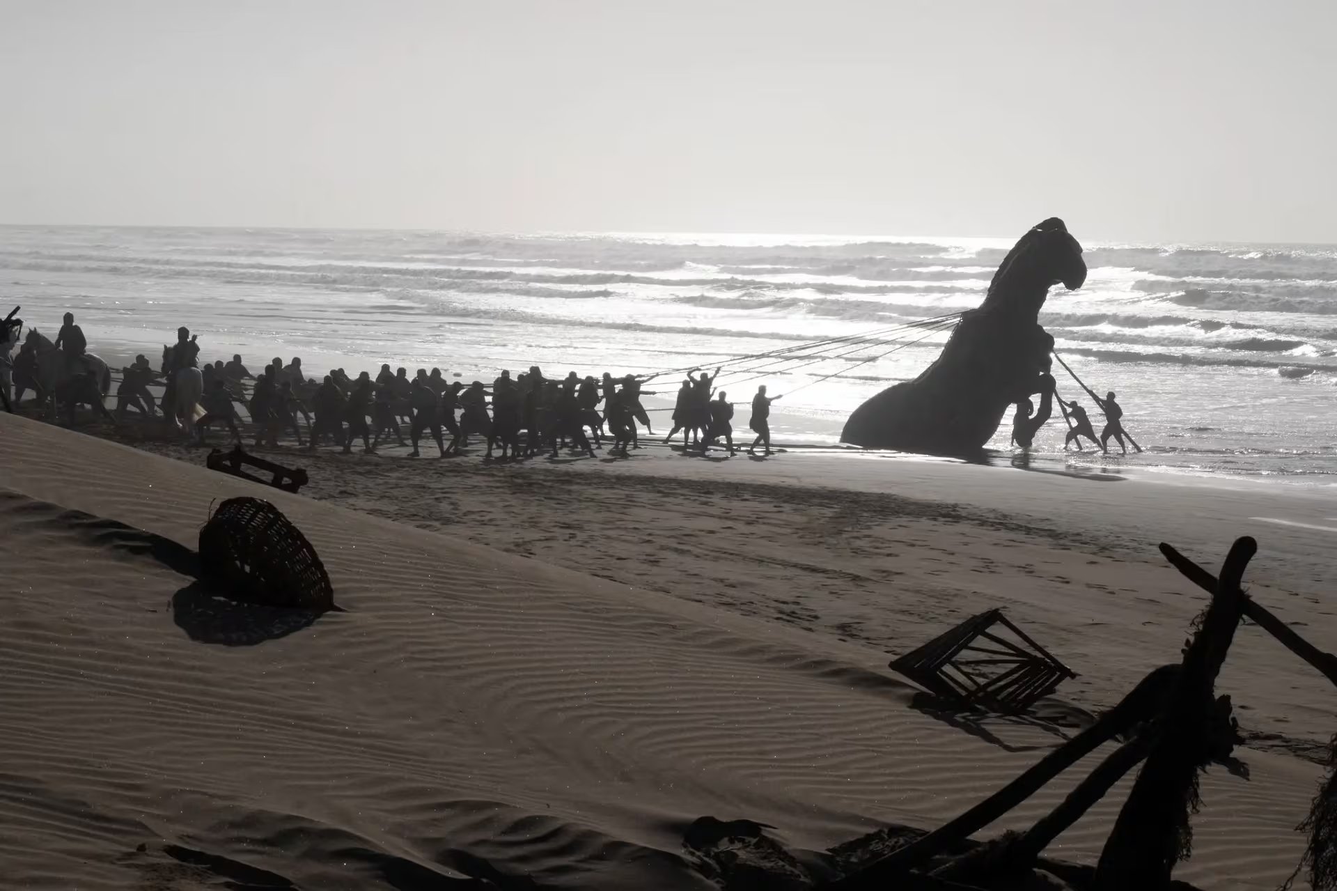 La película de Christopher Nolan adapta el texto atribuido a Homero sobre el regreso de Ulises a Ítaca tras la guerra de Troya (Melinda Sue Gordon/Universal Pictures/The New York Times)