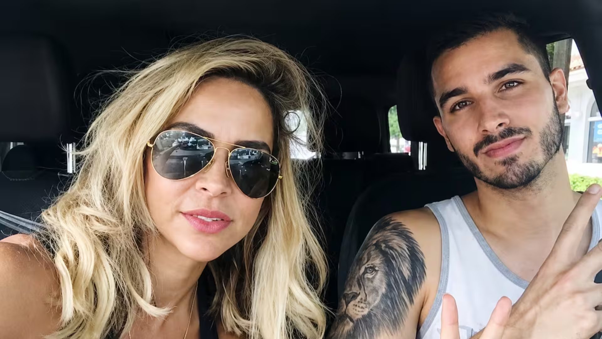Una de las cuantas fotos que hay entre Ayl&iacute;n y su hijo Mauro (Instagram)