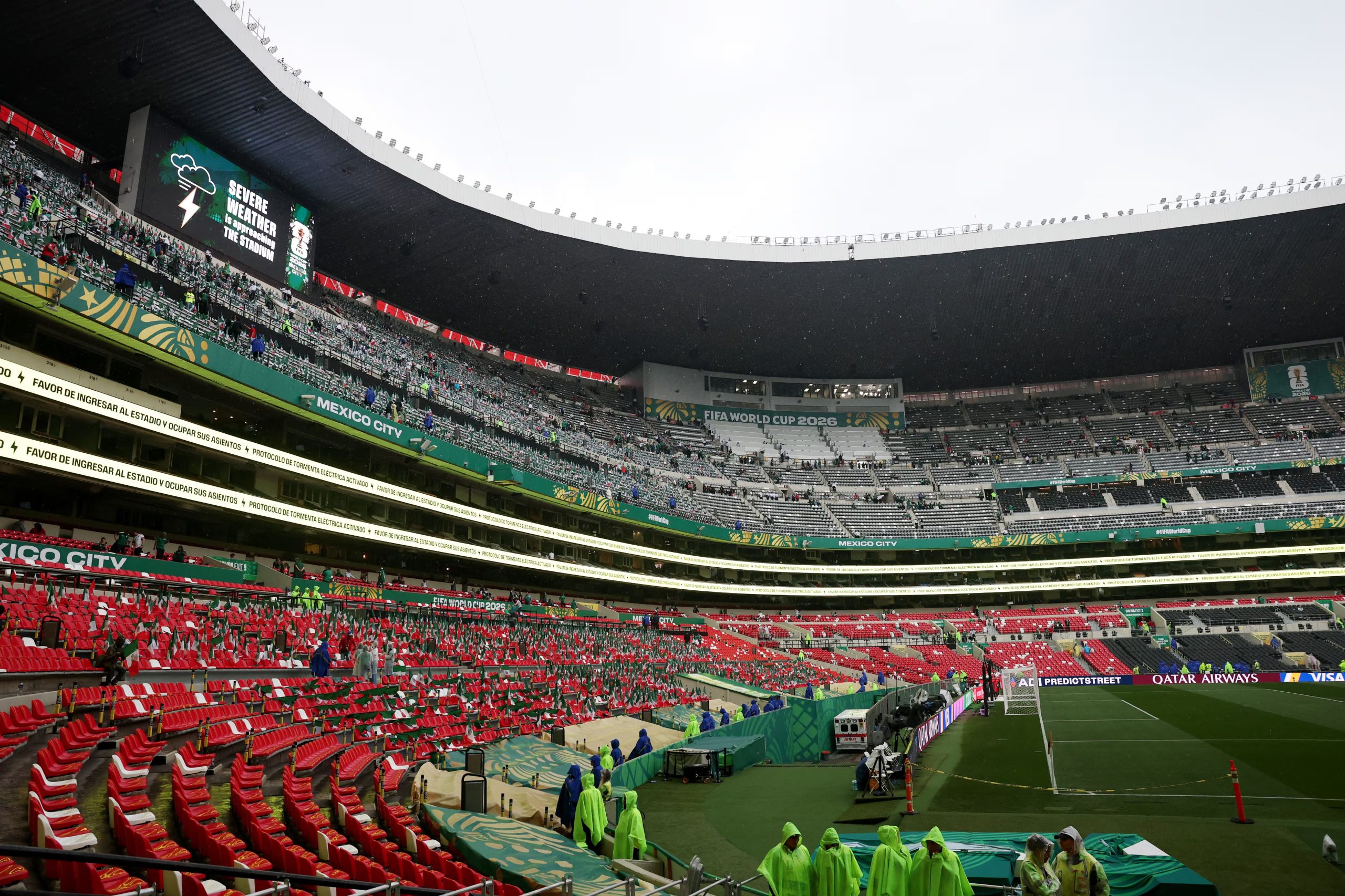 El Estadio Azteca ya est&aacute; listo para recibir el esperado duelo de octavos de final entre M&eacute;xico e Inglaterra. REUTERS/Paul Childs