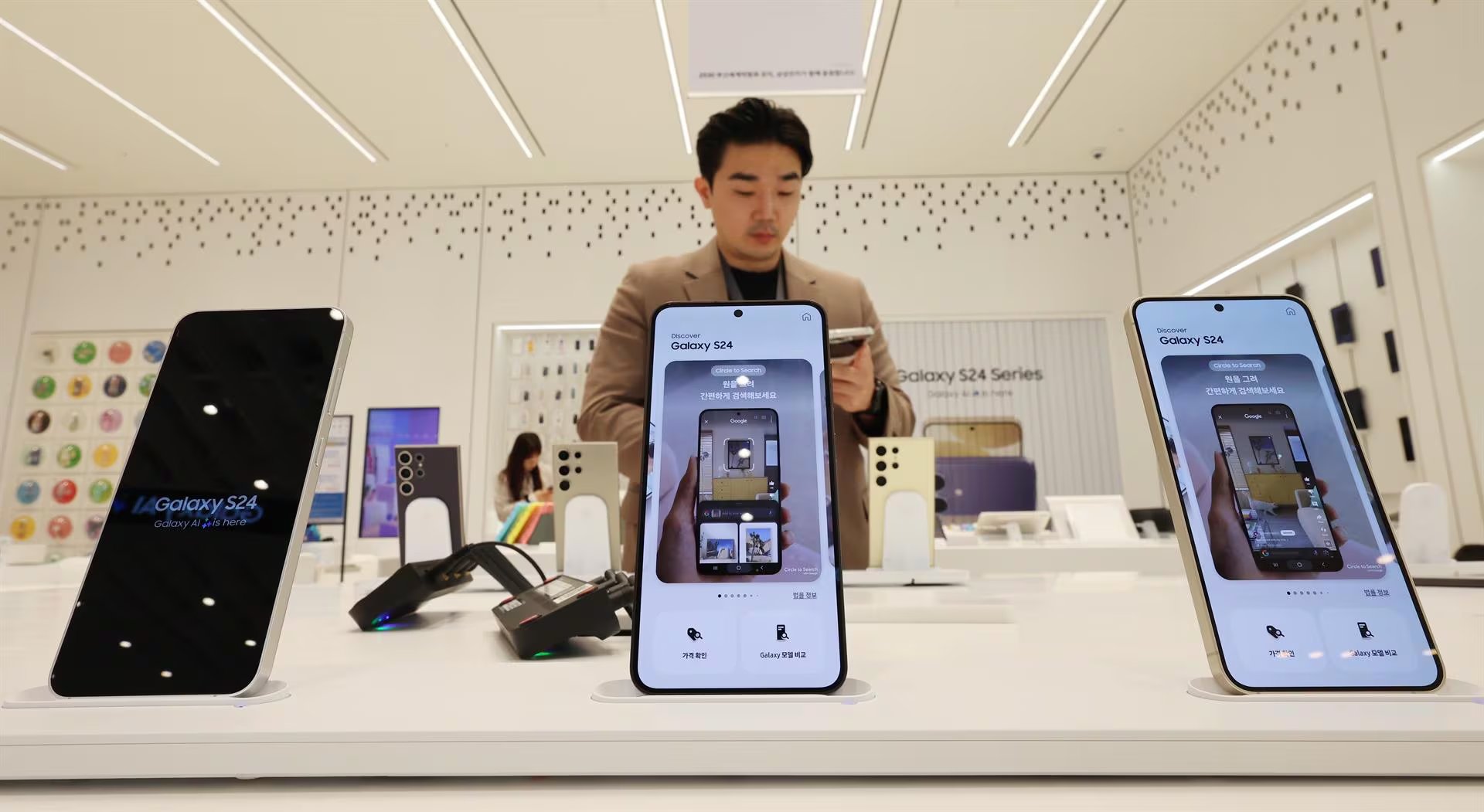La beta de One UI 9 puede descargarse desde la app Samsung Members, pero solo para equipos elegibles. (Europa Press)