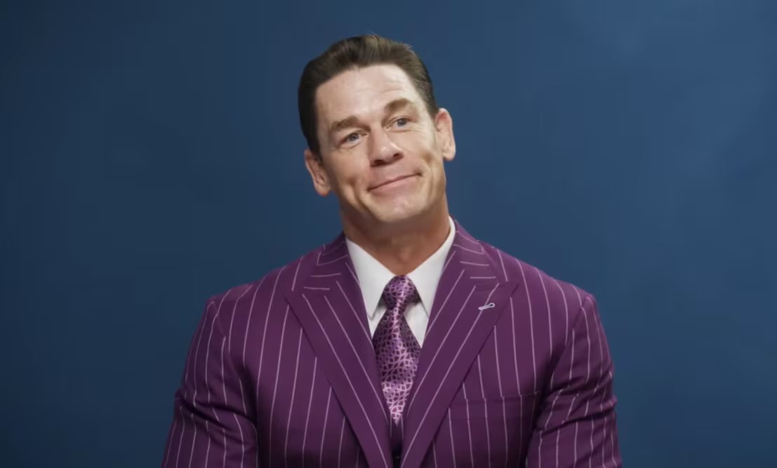 John Cena explic&oacute; a People que decidi&oacute; hacerse el trasplante capilar por recomendaci&oacute;n de su m&eacute;dico, Ken Anderson (YouTube: @GQVideos)
