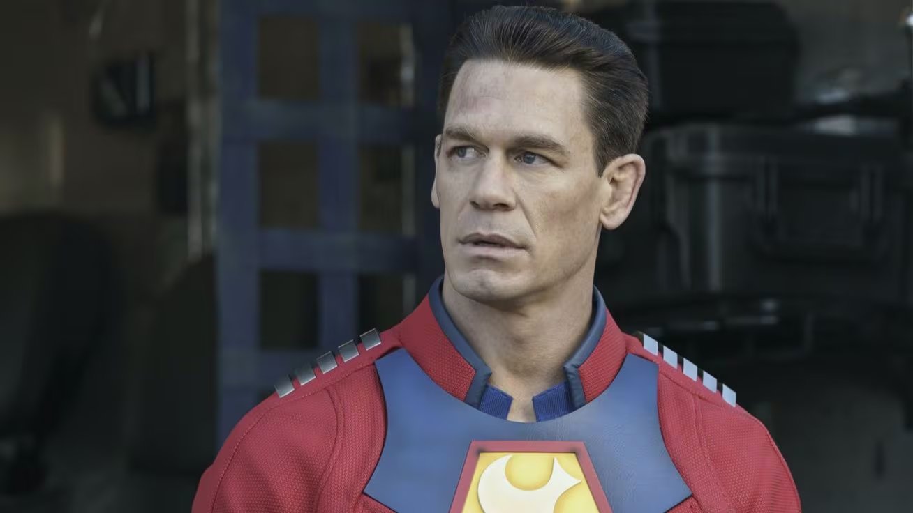 John Cena afirm&oacute; que la restauraci&oacute;n capilar mejor&oacute; su confianza personal y tambi&eacute;n ampli&oacute; sus oportunidades laborales como actor (Peacemaker - DC Studios - Max)