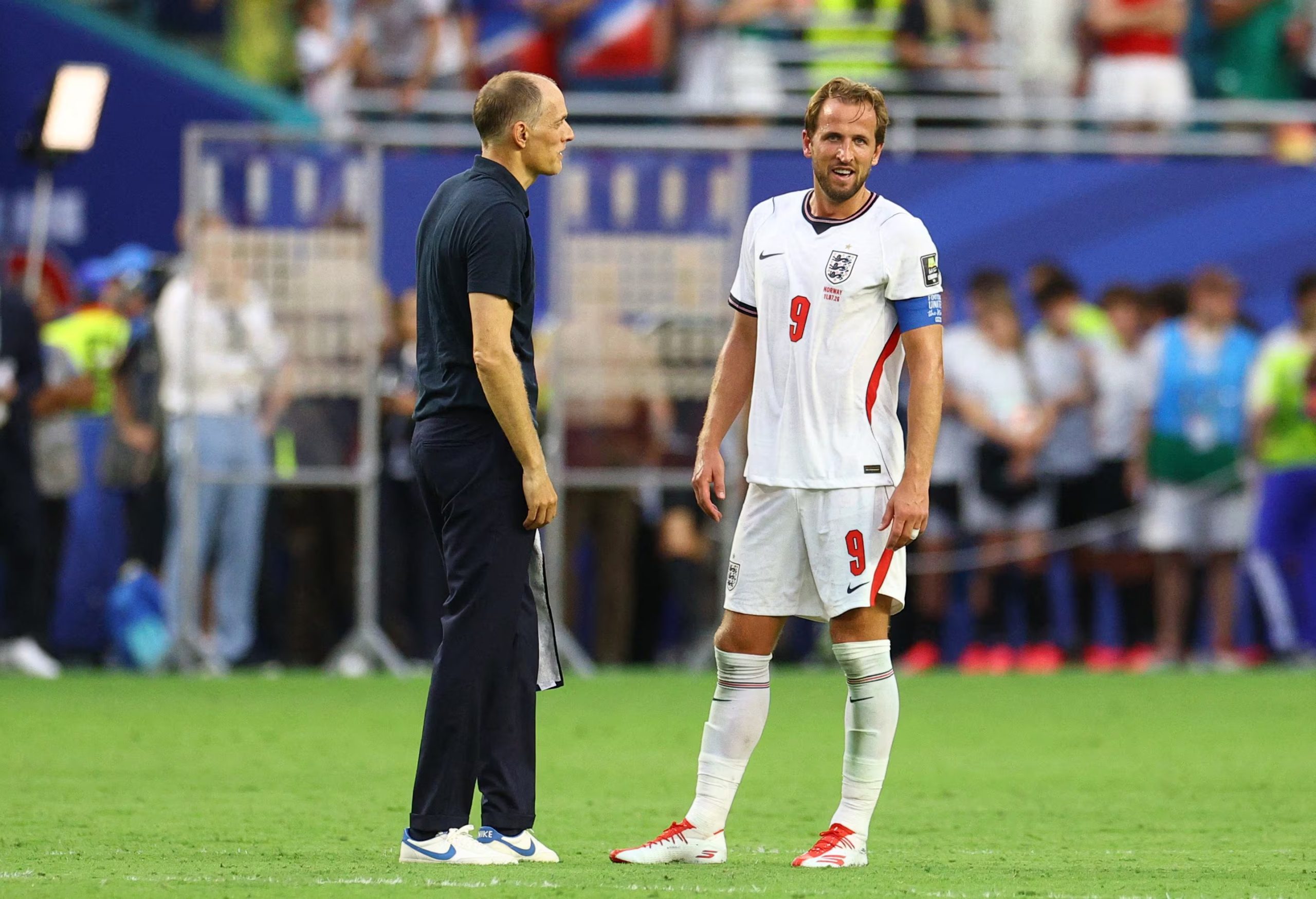 Harry Kane, capit&aacute;n y m&aacute;ximo goleador hist&oacute;rico de Inglaterra, expres&oacute; su frustraci&oacute;n tras quedar eliminado en semifinales del Mundial (Reuters/Nathan Ray Seebeck)