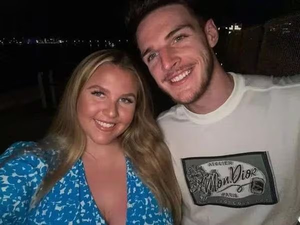 Declan Rice y Lauren Fryer est&aacute;n en pareja desde la adolescencia