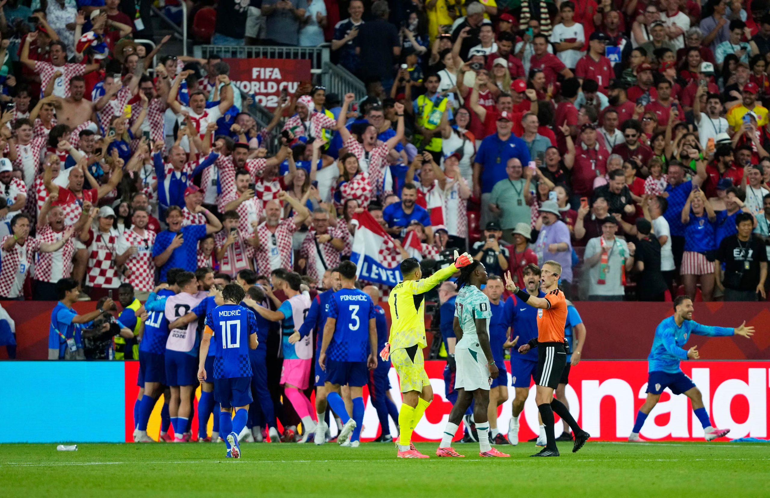 La pol&eacute;mica luego de la anulaci&oacute;n del gol de Gvardiol (Reuters/Kevin Sousa)
