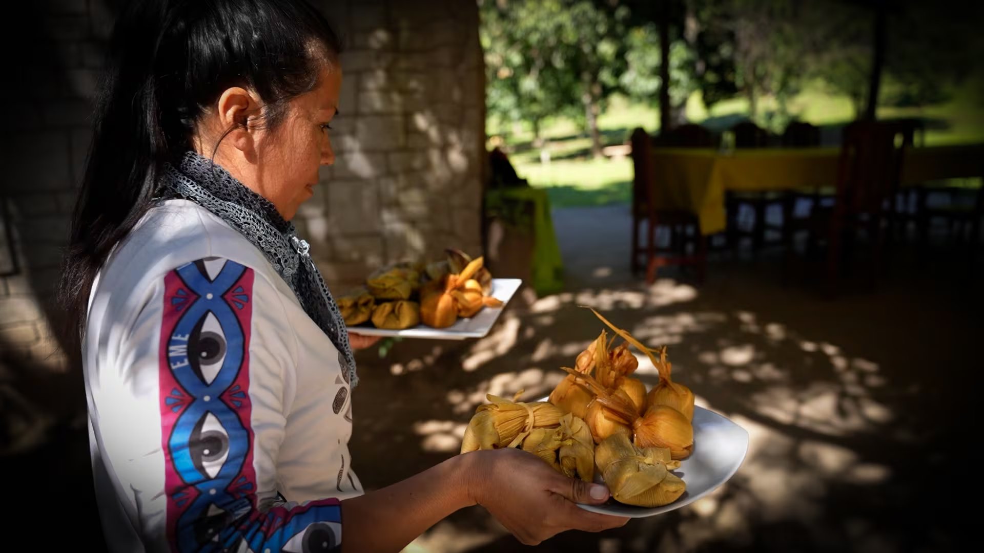 Delicias orgánicas y hechas por las manos de las mujeres guaraníes en el bosque conservado de Yariguarenda