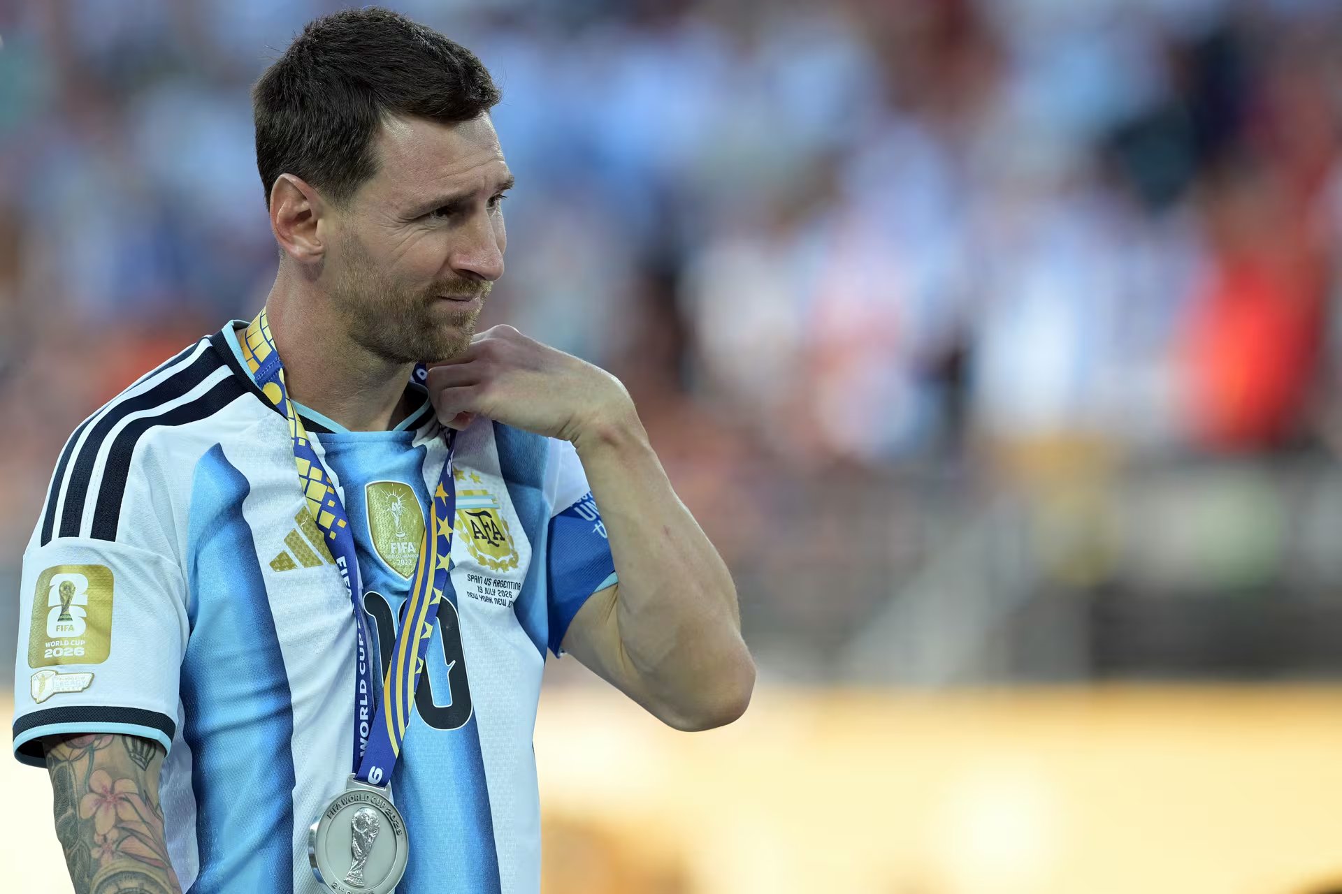 Messi procesaba la derrota en silencio, apartado de sus compa&ntilde;eros