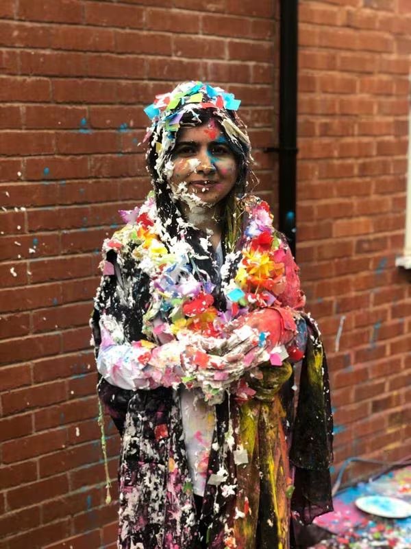Una de las fotograf&iacute;as que la propia Malala comparti&oacute; en sus redes sociales para celebrar su graduaci&oacute;n en la Universidad de Oxford, donde obtuvo una licenciatura en Filosof&iacute;a, Pol&iacute;tica y Econom&iacute;a, en 2020