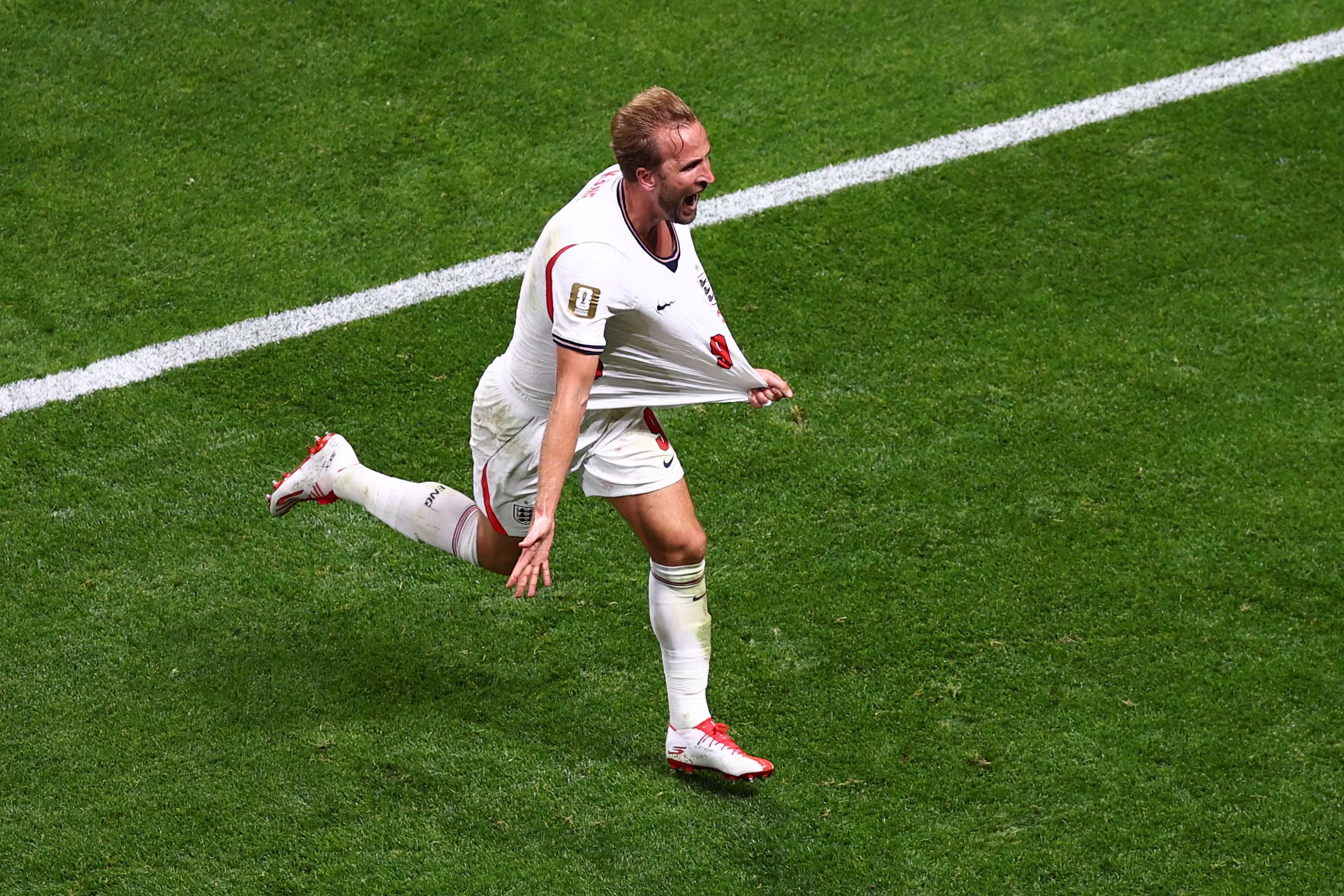 El 'Huracán' se convirtió en el héroe del partido marcando un doblete. (AP Foto/Colin Hubbard)
