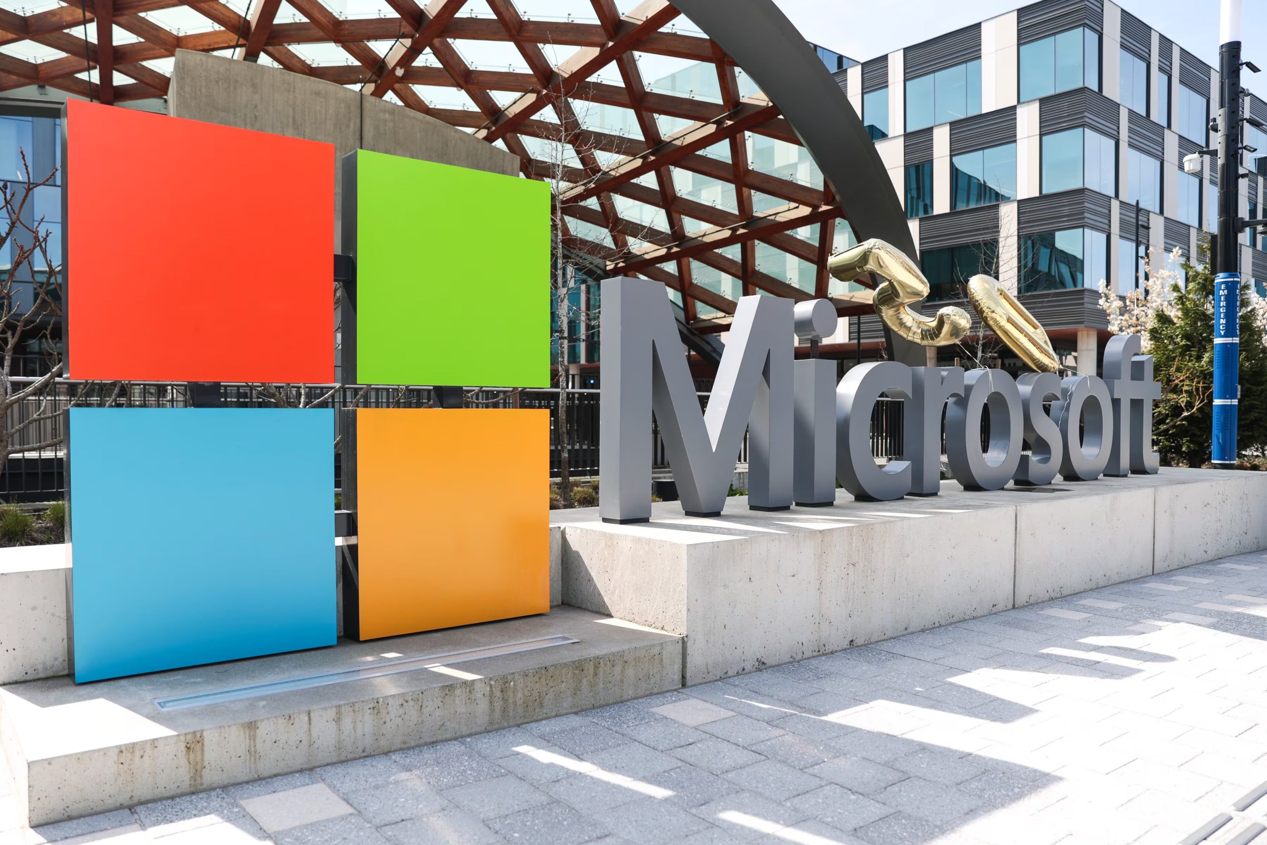 Los despidos en Microsoft podrían afectar a 5.000 trabajadores de las áreas de ventas, consultoría y la unidad de videojuegos Xbox (AP foto/Jason Redmond)
