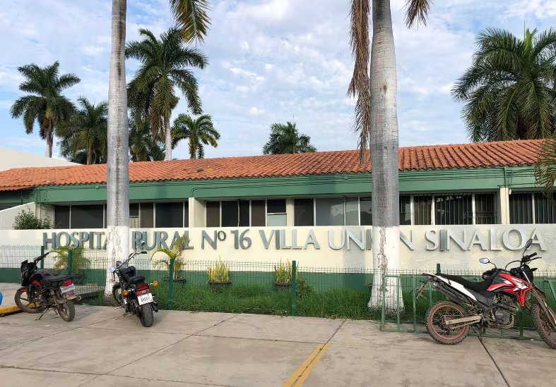 Fue trasladado aún con vida a este hospital, sin embargo por la gravedad de sus heridas murió en el camino Foto: Maps