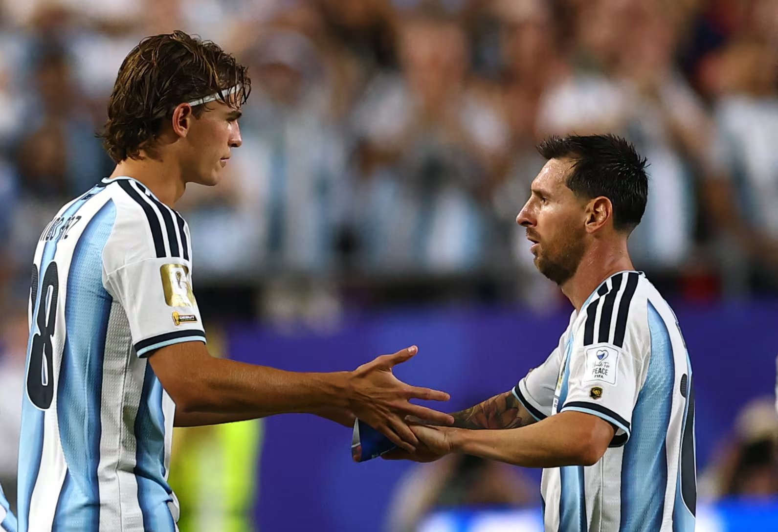 Nico Paz ingres&oacute; sobre el final del encuentro ante Argelia por Lionel Messi (REUTERS/Claudia Greco)