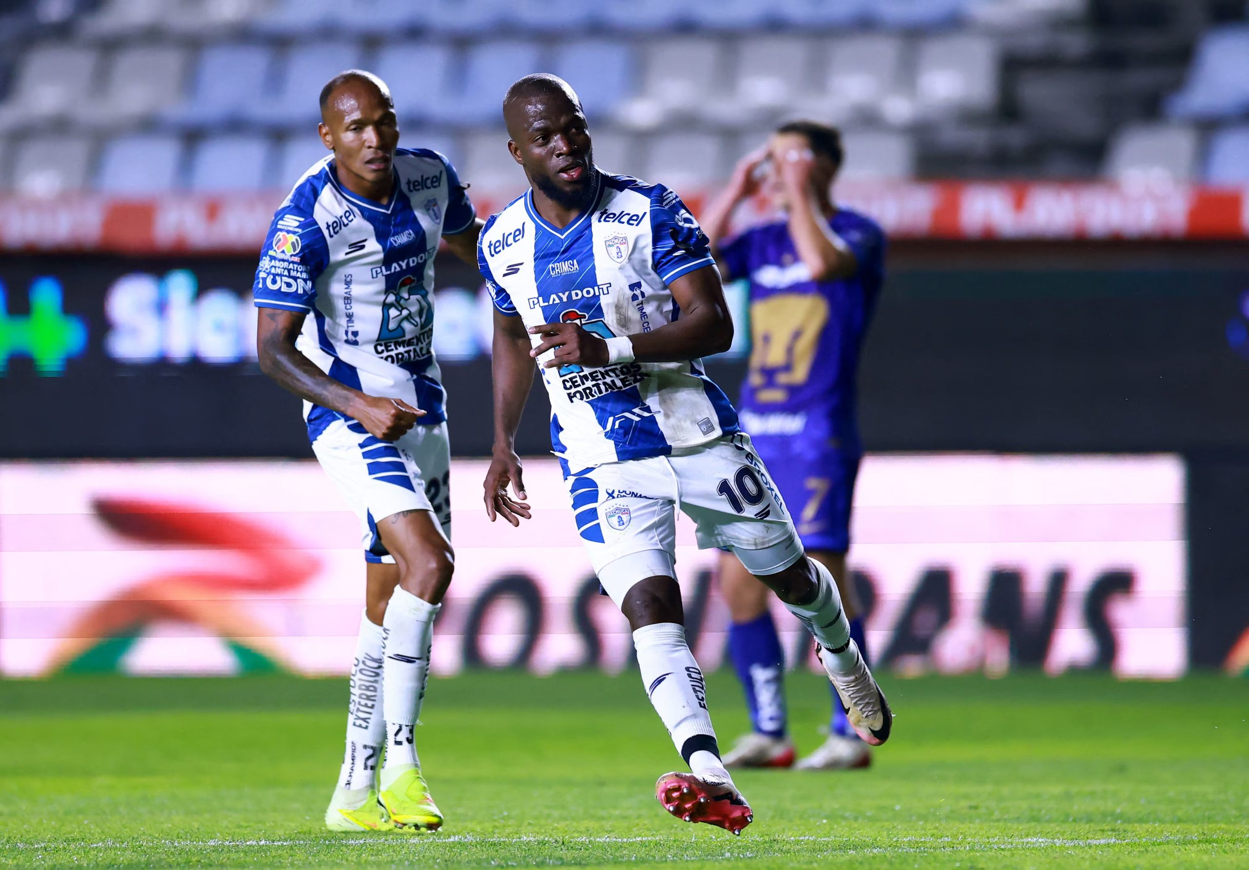 El delantero aport&oacute; tres goles en Liguilla entre el Apertura 2025 y el Clausura 2026, torneo en el que Pachuca cay&oacute; ante Pumas en semifinales. REUTERS/Eloisa Sanchez