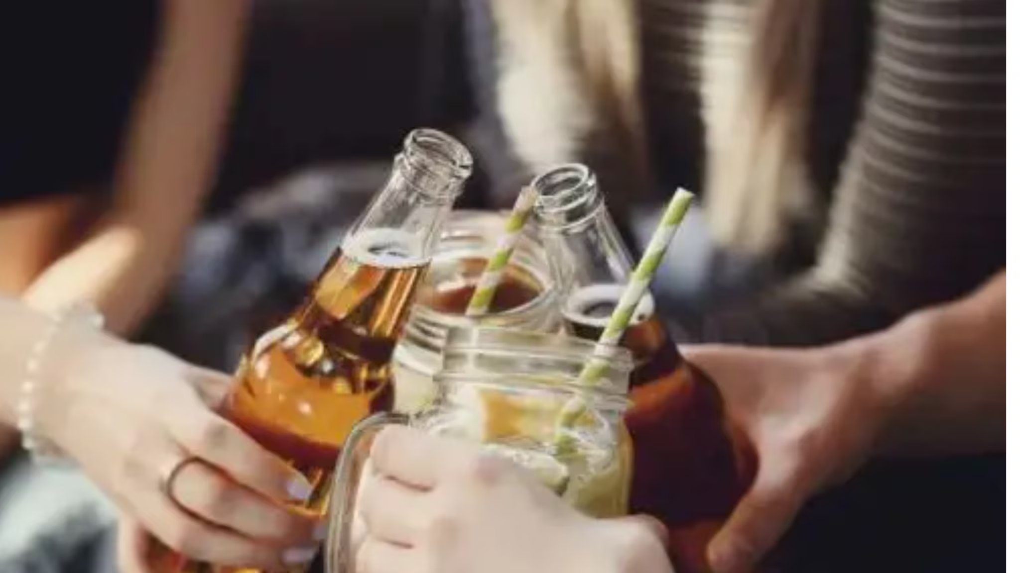 Autoridades sanitarias enfatizan el peligro que representa una tendencia digital para los j&oacute;venes, quienes pueden sufrir complicaciones severas tras combinar medicamentos antigripales con bebidas alcoh&oacute;licas| Andina