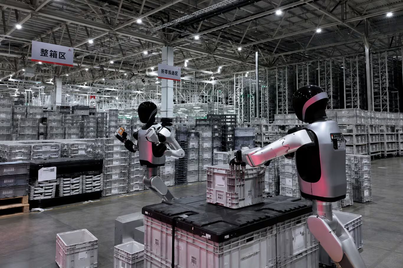 CyberOne puede clasificar piezas de forma autónoma, manipular teléfonos móviles, tomar fotografías y colocar tuercas en vehículos eléctricos. (Xiaomi)