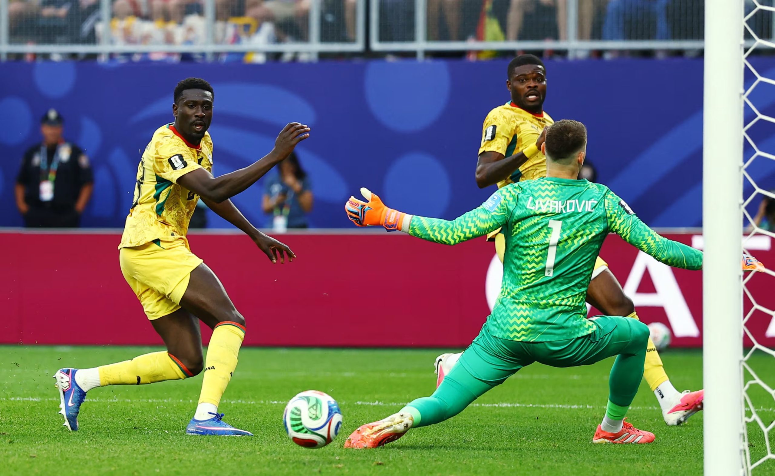 Las jugadas a bal&oacute;n parado preocupan a Croacia tras los goles recibidos ante Inglaterra y Ghana en la fase de grupos - cr&eacute;dito Peter Cziborra/REUTERS