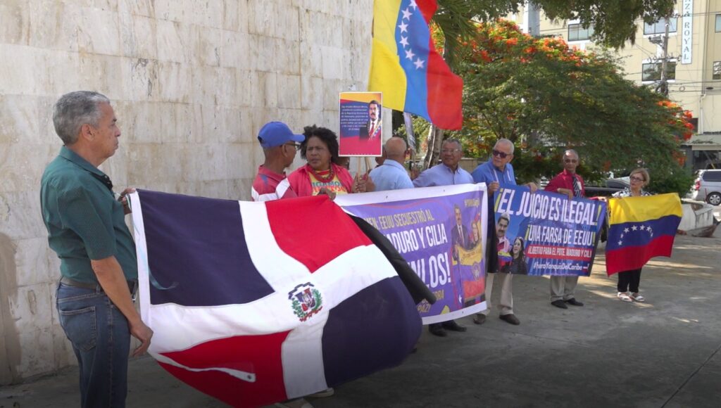 Parada solidaria en RD por liberación de Nicolás Maduro y Cilia Flores
