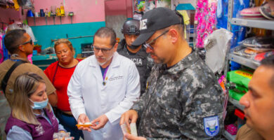 Gobierno del presidente Daniel Noboa intensifica los controles y retira 1.453 medicamentos irregulares del mercado
