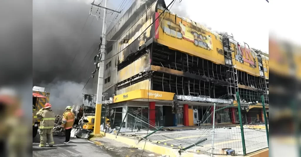 Incendio en L&R Comercial deja pérdidas totales en sucursal