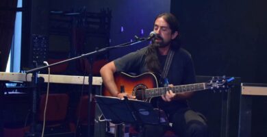 Inspiración desde el cráter del Pululahua: «Vitamina Psicodélica», el nuevo viaje sonoro de Joshua Castro