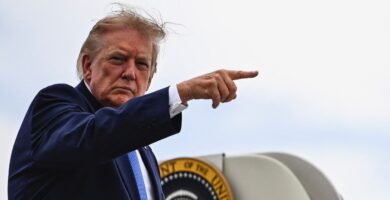 Trump exige a petroleras bajar precios y reconocer éxito en Venezuela