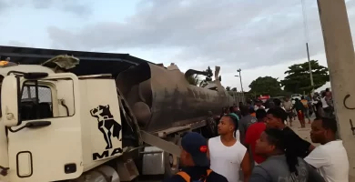 Incidente con camión tanquero deja saldo lamentable en Haina
