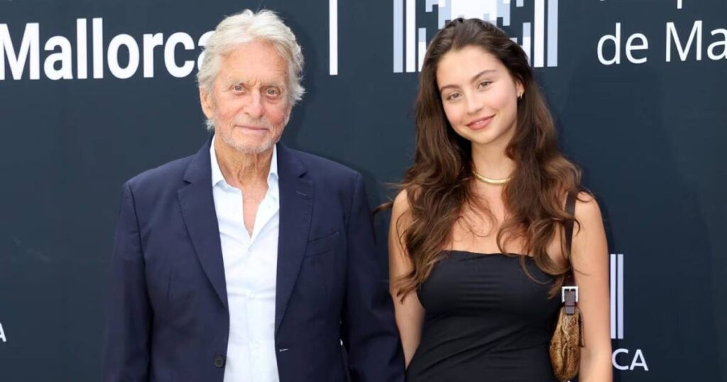 Carys Douglas, hija de Michael Douglas, sorprende hablando en español: «Mis recuerdos favoritos están en Mallorca»