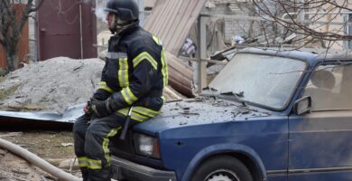 Nuevos bombardeos rusos dejan víctimas mortales en varias regiones de Ucrania
