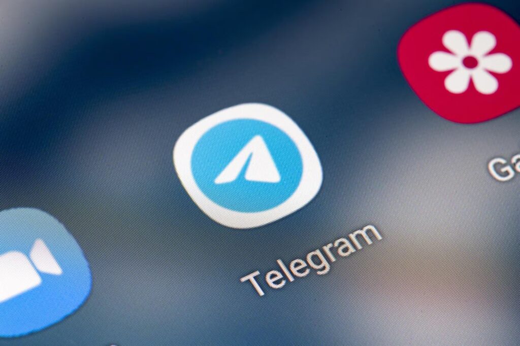 Durov acusa a extorsionador de contenido ilegal con IA por la caída de Telegram en la App Store