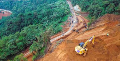 Gobierno Nacional fortalece la conectividad entre Azuay y Guayas con la rehabilitación de la vía Cuenca – Molleturo – El Empalme