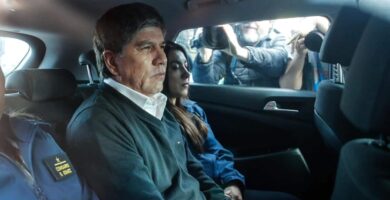 Exsubsecretario chileno investigado por violación volverá a arresto domiciliario total