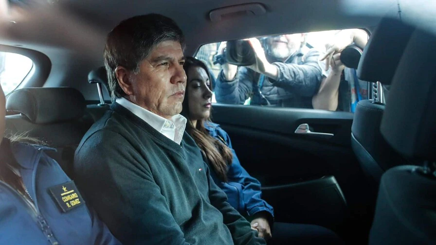 Exsubsecretario chileno investigado por violación volverá a arresto domiciliario total