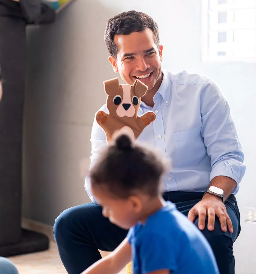 Omar entrega Fondo Gadiel de abril y junio a niños con autismo y síndrome de Down
