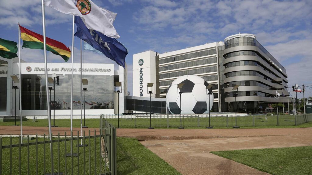 ¿RESPALDO A LA FIFA? – Conmebol expresó su preocupación y exige respeto a la institucionalidad