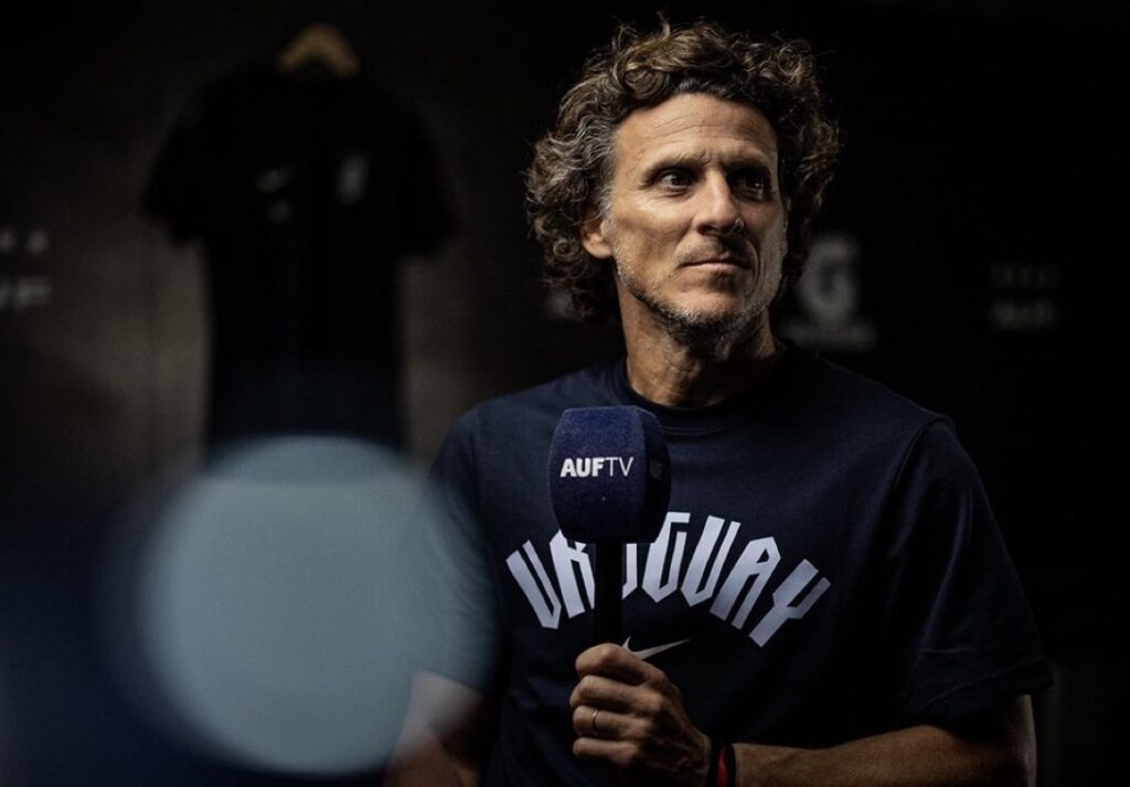 VUELTA A CASA: Diego Forlán fue anunciado como nuevo DT de Uruguay
