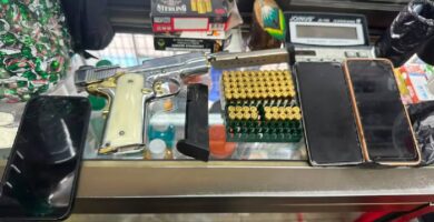 Operativo en alrededores del hospital Teodoro Maldonado deja 5 detenidos y 3 farmacias clausuradas
