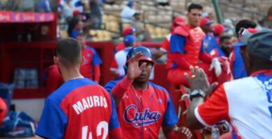 Cuba derrota a RD 9-6 y cierra invicta la fase preliminar del béisbol