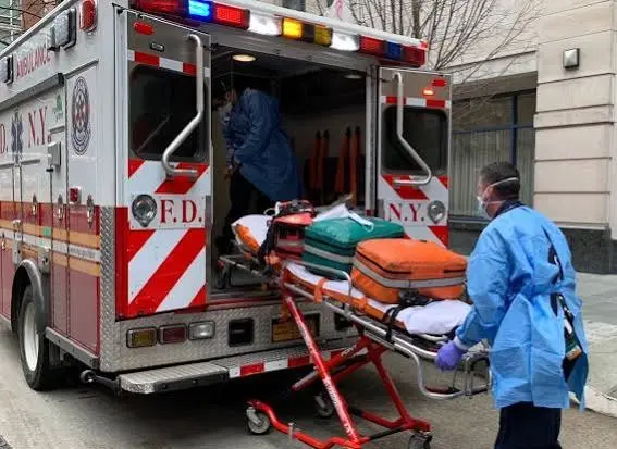 Tres muertos, ocho hospitalizados, 54 dados de alta y 74 enfermos en el East Side de Manhattan